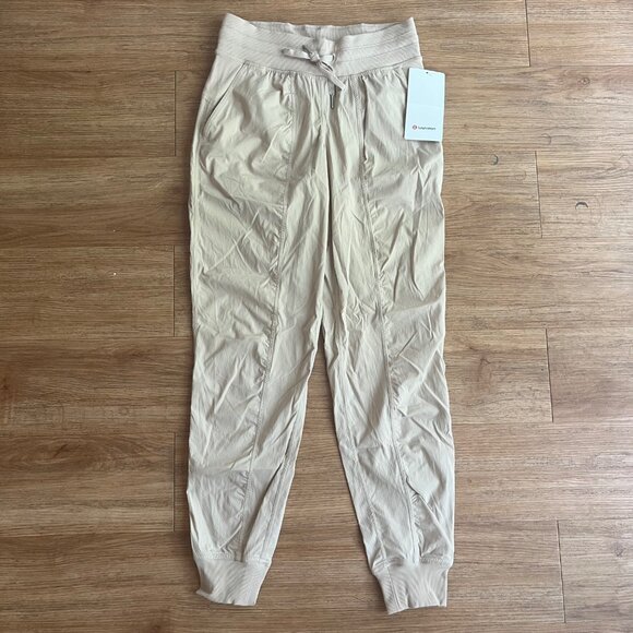 Lululemon Athletic Dance Studio Jogger Pants Cafe Au Lait NWT Women’s Sz 4 - Picture 1 of 7